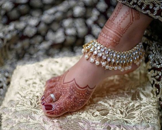 Traditional Indian Anklets Stock Photo Alamy | atelier-yuwa.ciao.jp