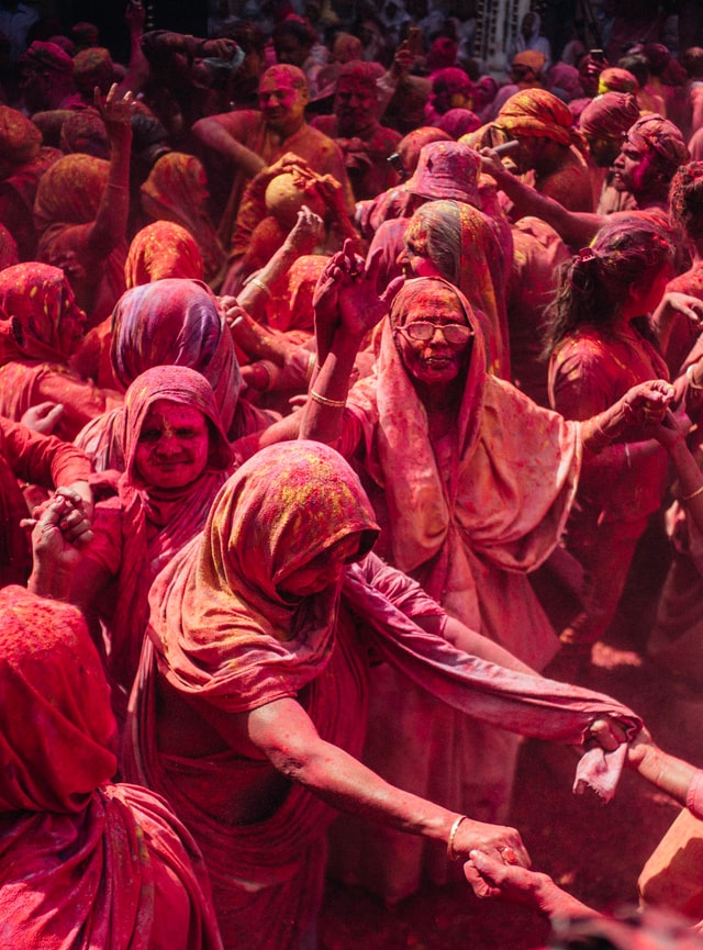 Enjoy The Festival Of Color Holi & Get Fascinated By The Colors Of Joy
