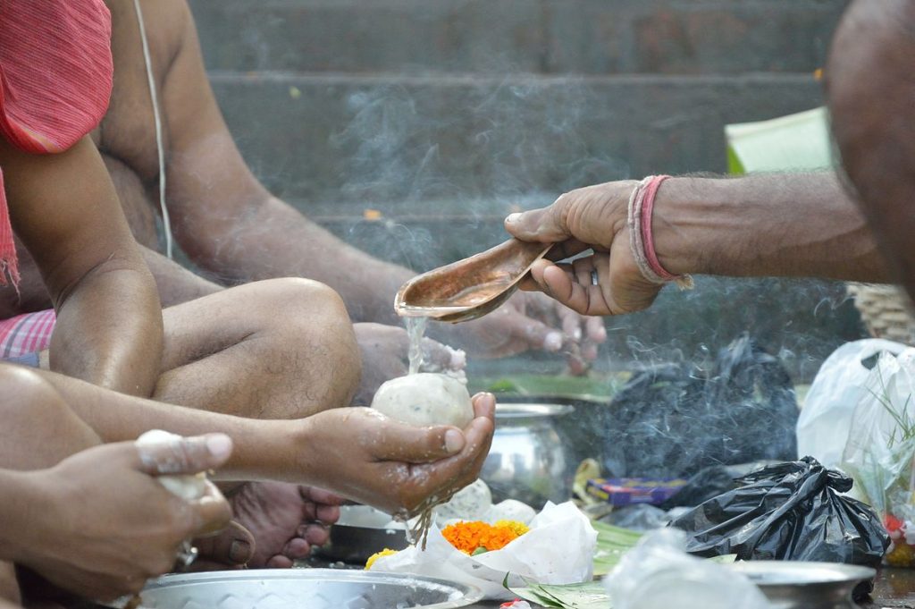 Follow The Pitru Paksha Rituals To Bring Peace To Your Ancestors’ Souls