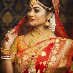 Wear A Pair Of White-Red Bangles Like Bengali Hindu Bride & Get Benefitted