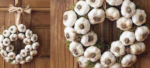 Hanging Garlic In The Main Entrance Bring Your Wealth Luck Back!