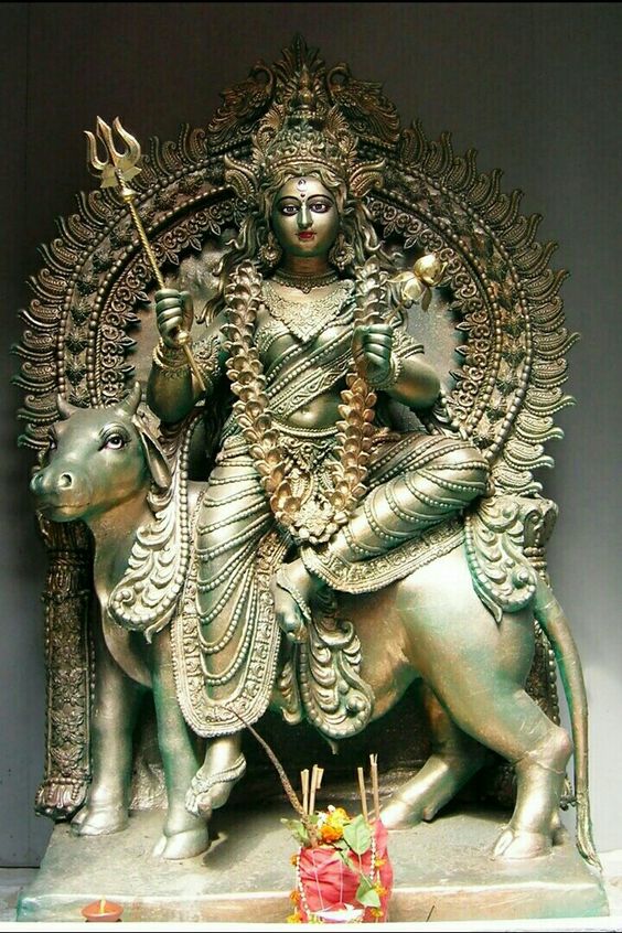 Earn The Blessings Of Goddess Shailputri & Attain Higher Spiritual Growth