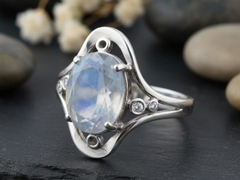 Blue Moonstone - The Ideal Gemstone To Acquire A Peaceful Life