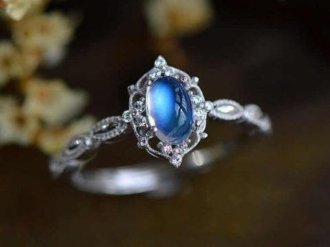 Blue Moonstone - The Ideal Gemstone To Acquire A Peaceful Life