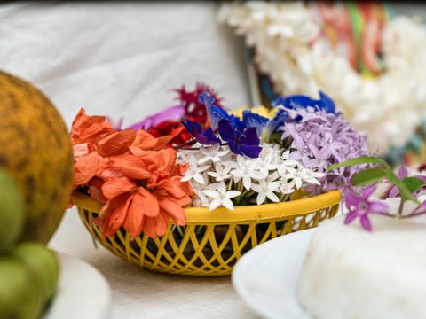 Pushpanjali – Offer Flowers, Invite Divine Peace
