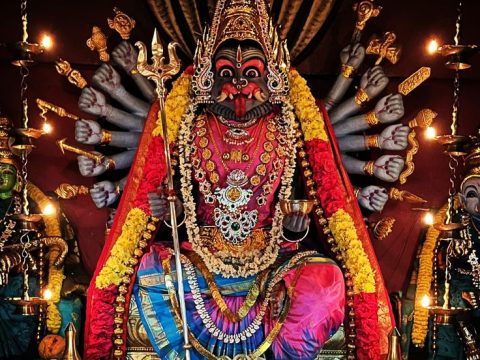 Worship Pratyangira Devi For Powerful Protection, Fearlessness, And Karmic Relief