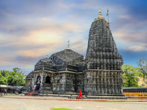 Offer Puja At Trimbakeshwar Temple For Purification, Peace, And Spiritual Balance